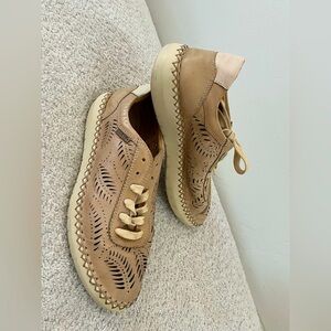 Pikolinos Mesina Uni Leather Perforated Women’s Sneakers Tan Bamboo sz 39 8.5 US